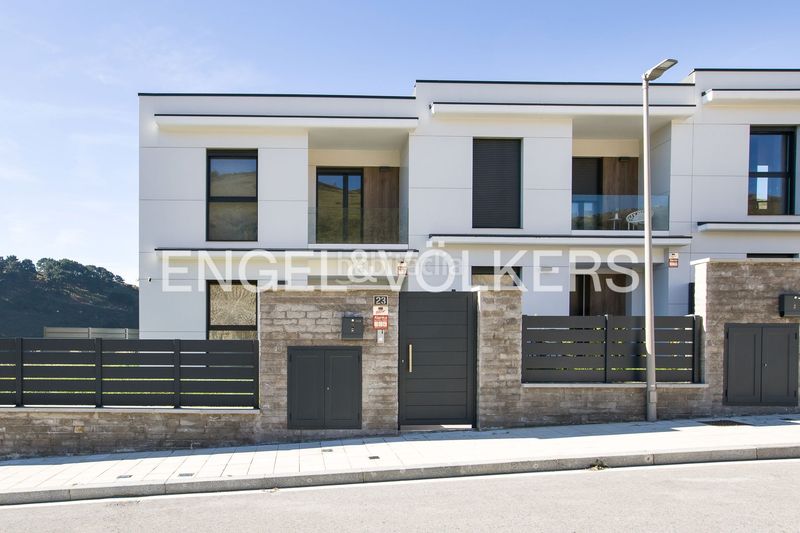Foto 266d8d7d-7191-4ce5-9422-9a6d4bfeb8f6. Casa adossada amb calefacció aparcament a Zierbena