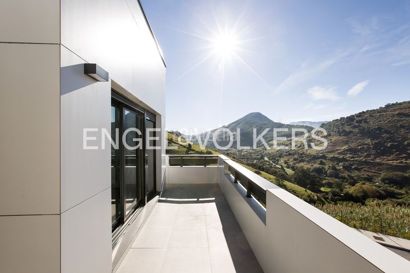 Foto 94997663-4182-4269-9bd9-e5774a6f8f34. Casa adossada amb calefacció aparcament a Zierbena