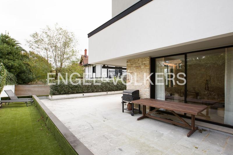 Foto 23d1390c-f5b3-43d2-954c-53bfdcbabdfc. Rent semi detached house with heating parking in Neguri Getxo