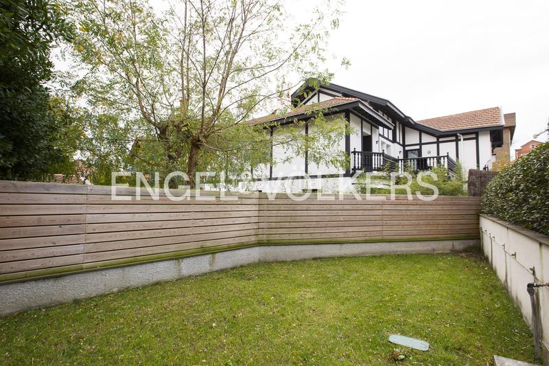 Foto 53fc32ef-f966-42b6-b829-d6f20cf0e810. Rent semi detached house with heating parking in Neguri Getxo