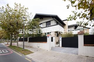 Semi detached house in Leioa Etorbidea