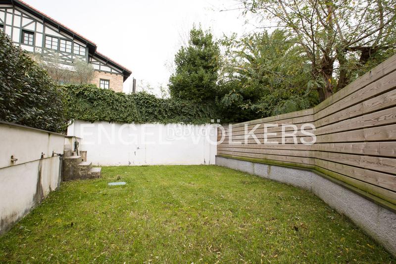 Foto 9962aee1-7ba3-4427-a632-c42aa79a2acf. Rent semi detached house with heating parking in Neguri Getxo