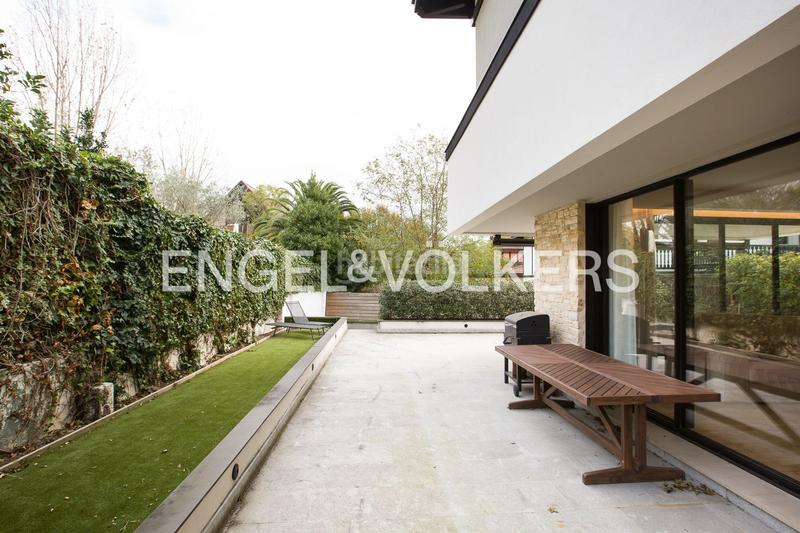 Foto a470e24c-5038-4327-9dd7-95a3956e66c7. Rent semi detached house with heating parking in Neguri Getxo