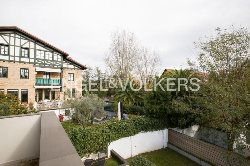 Foto d9afdc2b-840a-4de1-b889-062fbc7aa928. Rent semi detached house with heating parking in Neguri Getxo