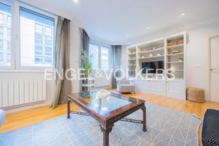 Appartement in Abandoibarra - Guggenheim. Vivienda reformada en gran vía, próxima al parque de doña casild