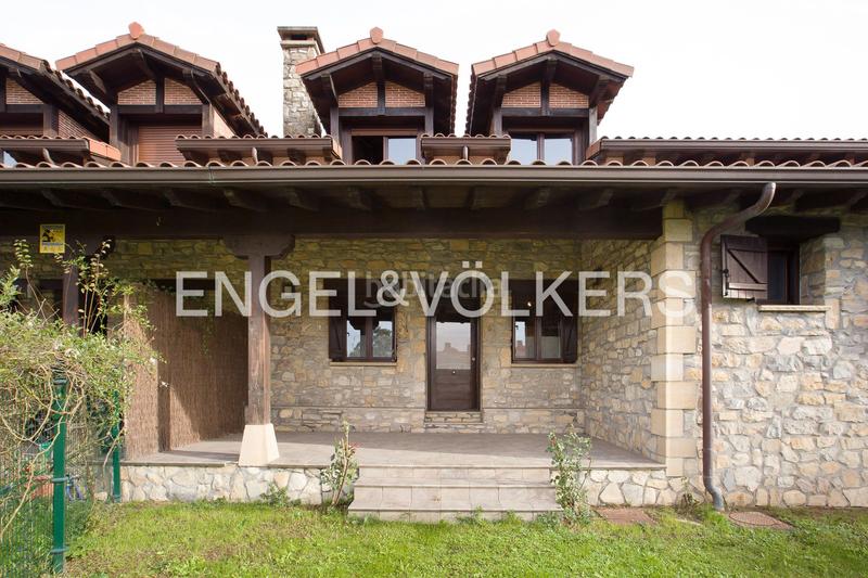 Foto 2e736df7-5517-47b7-b561-6928249faf0c. Casa adosada impresionante caserío reformado en el centro en Berango