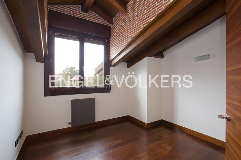 Foto 633da007-c6a9-4bc3-a35c-b10e0ad1b046. Casa adosada impresionante caserío reformado en el centro en Berango