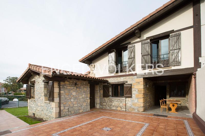 Foto 835ea72e-076c-4f4c-b12d-ad596dcac8bc. Casa adosada impresionante caserío reformado en el centro en Berango