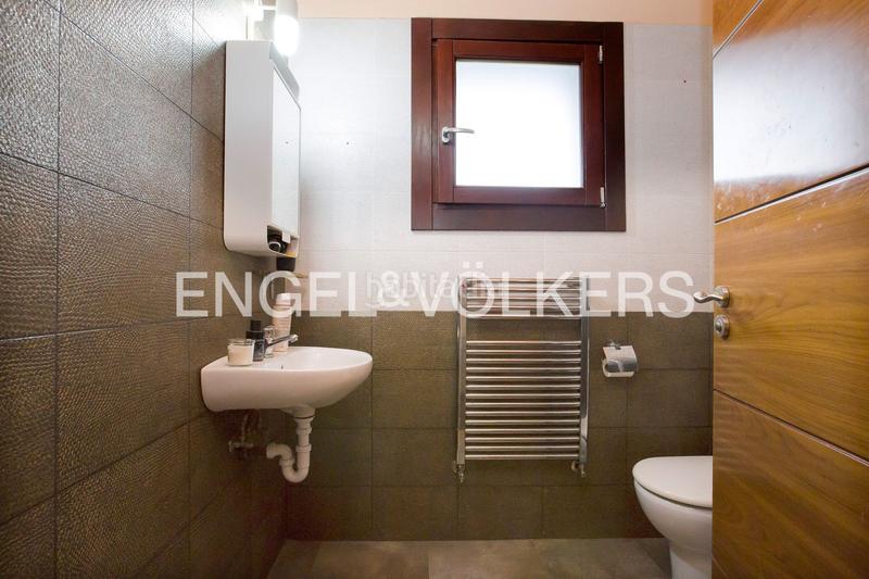 Foto b5149b58-ddde-46da-82a1-178aa1220d6a. Casa adosada impresionante caserío reformado en el centro en Berango