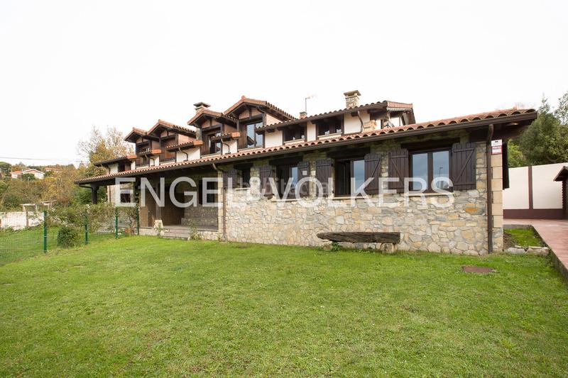 Foto d1c73413-b461-4d70-9448-96e4ec9880d6. Casa adosada impresionante caserío reformado en el centro en Berango