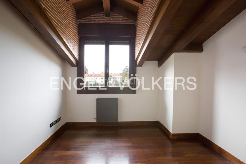 Foto e266f14b-3141-4792-83c8-0847b3e2bab1. Casa adosada impresionante caserío reformado en el centro en Berango