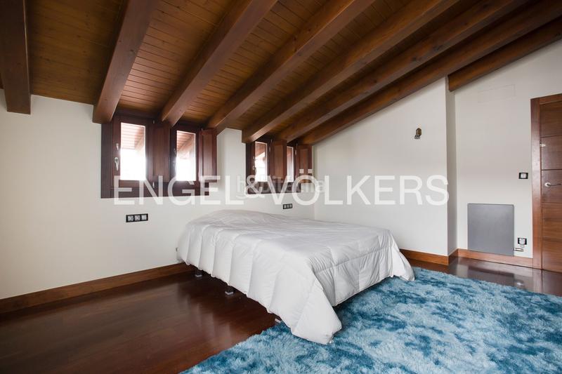 Foto f088a2c8-88bf-40e3-95b5-e0c7b326f5cb. Casa adosada impresionante caserío reformado en el centro en Berango