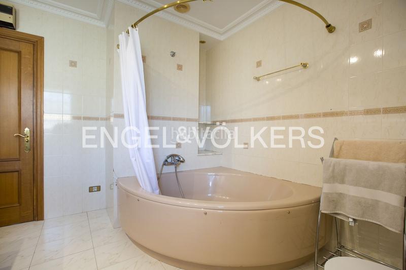 Foto e445a654-1e30-4971-b43e-f5da80a0b86b. Dúplex exclusivo dúplex con vistas al mar en basagoiti en Getxo