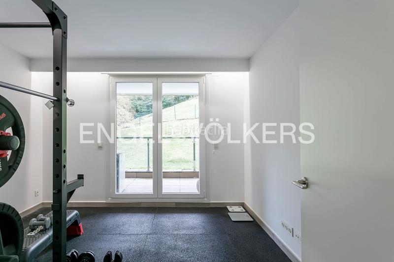 Foto 3c08898a-143c-4b3d-abd5-f46c2a56f431. Dúplex amb calefacció aparcament piscina a Cruces Barakaldo