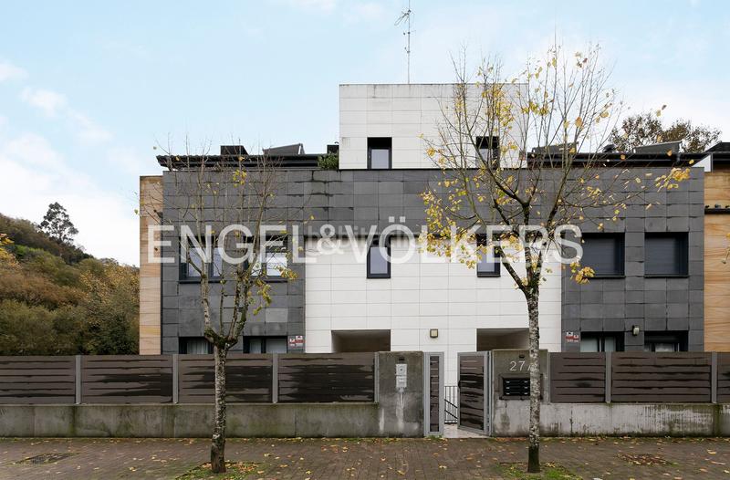 Foto 6b6f04d3-79ff-4cba-b7b1-a48938dcb72d. Dúplex amb calefacció aparcament piscina a Cruces Barakaldo