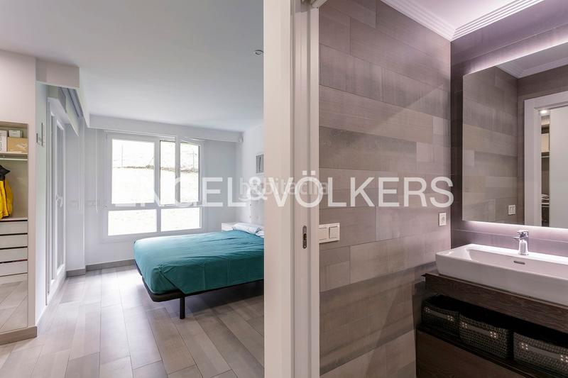 Foto f1ad9f59-fa60-4697-b631-4dc045e213a4. Dúplex amb calefacció aparcament piscina a Cruces Barakaldo