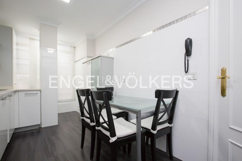 Foto eaa2202d-1929-4c29-8517-eb89273f825c. Alquiler apartamento vivienda exterior en la calle mayor de Las Arenas en Getxo