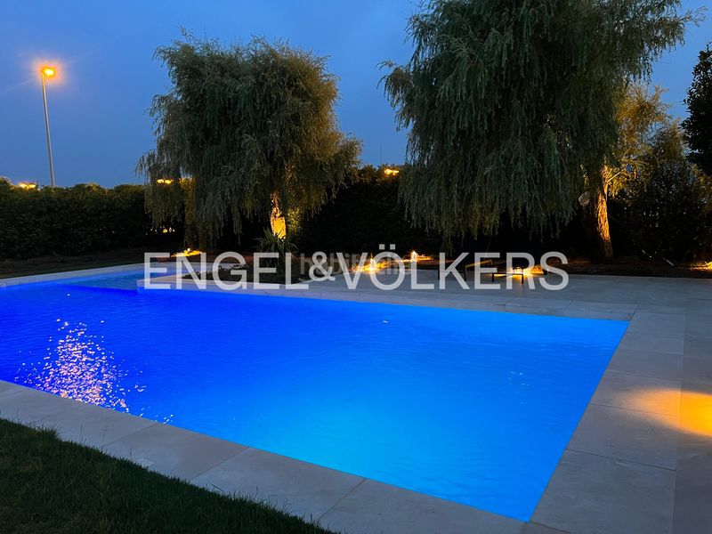 Foto a2e3368d-55be-4793-92b9-58aa5a789e14. Casa con riscaldamento piscina in santa maría de Getxo Getxo