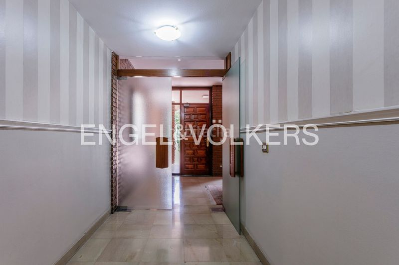 Foto b79c43a5-bb3c-476f-9b7a-3d75a28eb6da. Miete etagenwohnung mit heizung parking in Las Arenas Getxo