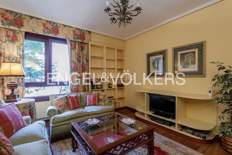 Foto e03df00f-47e6-4372-9ba5-bd5ca4b54df4. Miete etagenwohnung mit heizung parking in Las Arenas Getxo