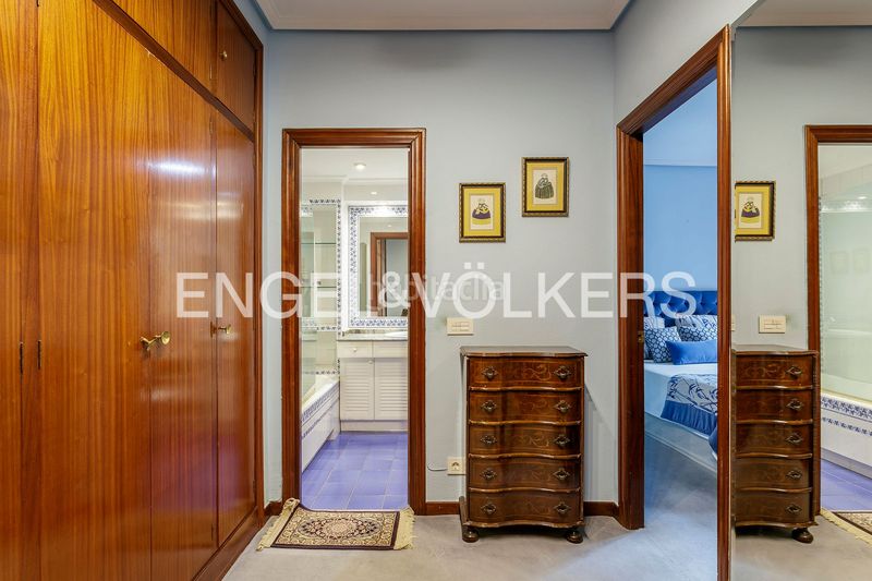 Foto e8e98633-b0d4-41ce-8937-0c1cfd8b47f8. Miete etagenwohnung mit heizung parking in Las Arenas Getxo