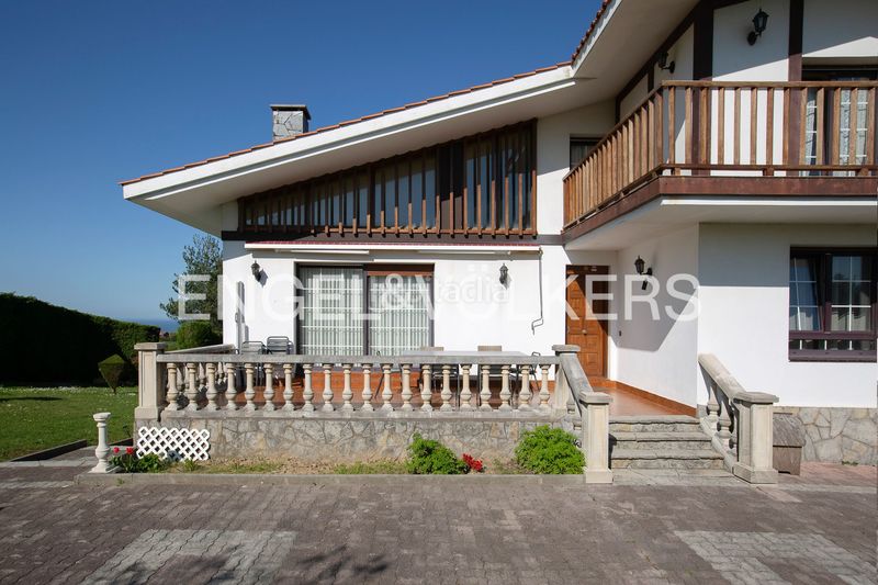 Foto 1420cd4f-7082-4bfc-8a99-4d84c0db8328. Casa amb calefacció aparcament a Barrika