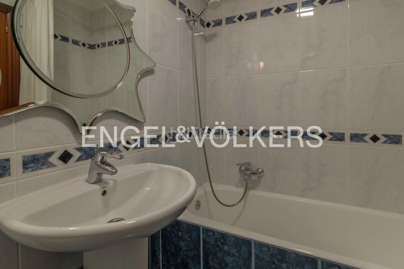 Foto 0ac1c117-ca92-4133-af48-e1bd3d337485. Casa adossada amb calefacció aparcament a Gamiz - Fika