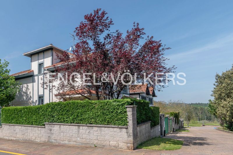 Foto 5ab368a8-f712-4c16-8ee5-d11e2b1ebc23. Casa adossada amb calefacció aparcament a Gamiz - Fika