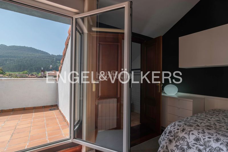 Foto b4586148-ae1e-4645-9bff-1c306df882c3. Casa adossada amb calefacció aparcament a Gamiz - Fika