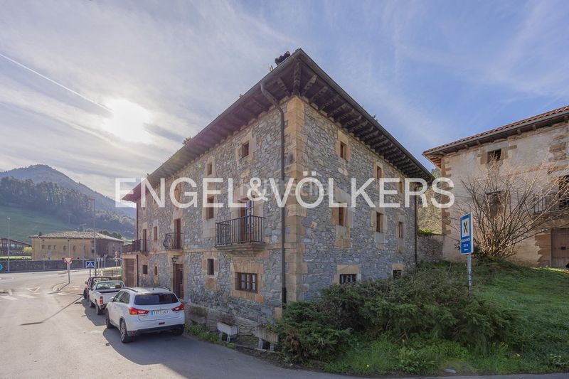 Foto 146f1abd-177b-4f69-8f13-0170b2f2338a. Casa amb calefacció aparcament a Sopuerta