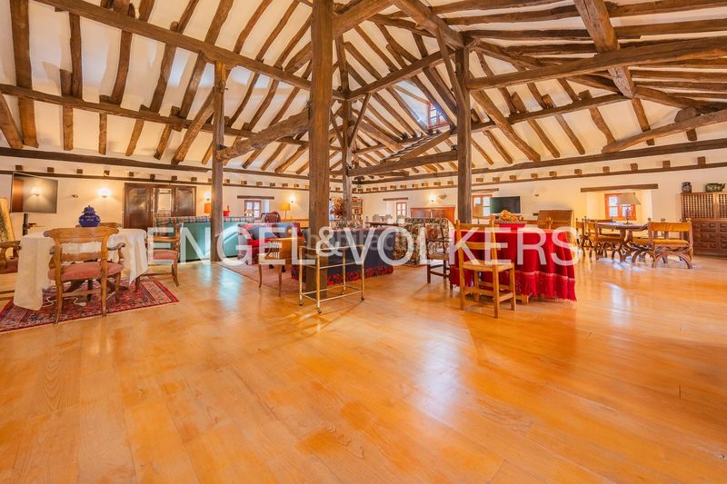 Foto 2a8ba240-fb1e-48f0-8a2a-02ed739e7650. Casa amb calefacció aparcament a Sopuerta