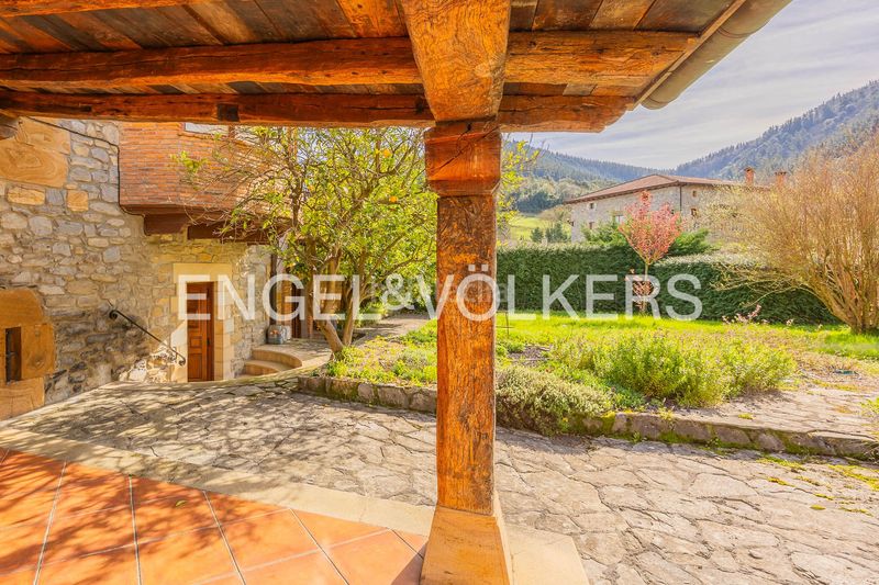 Foto ed8ebb0d-66dc-49ab-81f2-73a1434b0283. Casa amb calefacció aparcament a Sopuerta