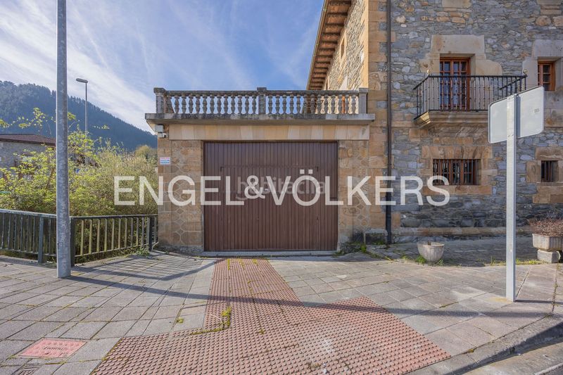 Foto f64cdf4b-baf3-48c9-9ee2-d613bd2a7740. Casa amb calefacció aparcament a Sopuerta