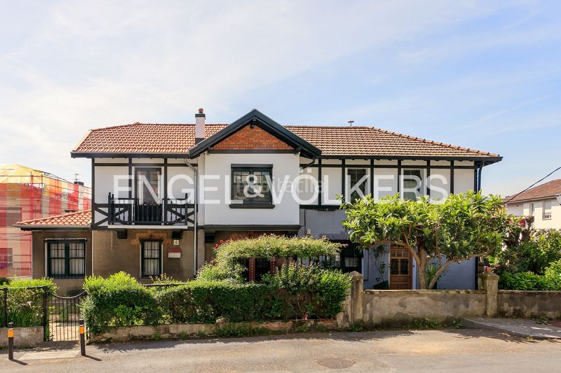 Foto 4945f669-92b5-4e54-9bfb-a478a252a8e5. Casa adossada amb calefacció a Neguri Getxo