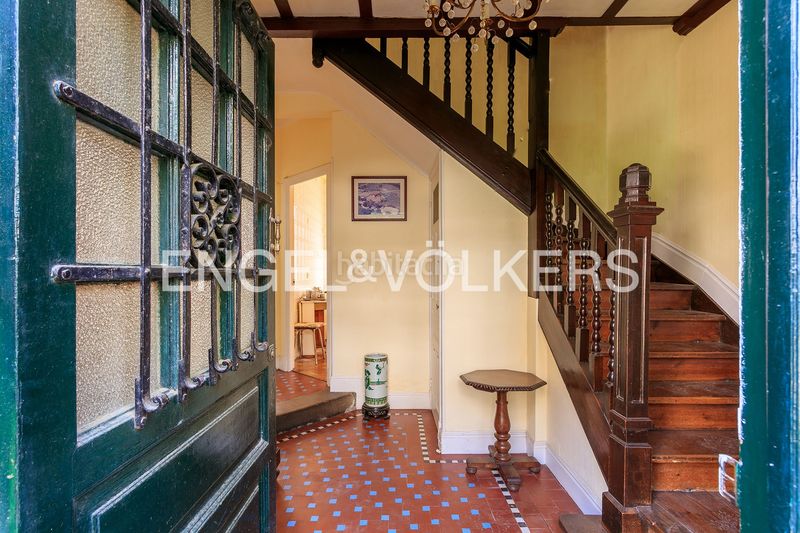 Foto acb44bce-bc6e-457b-a02e-c5ada8790b93. Casa adossada amb calefacció a Neguri Getxo