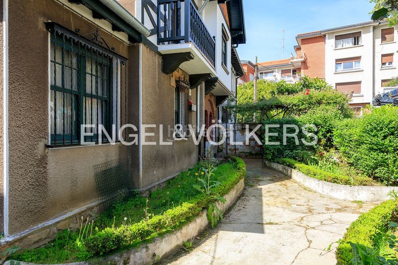 Foto e42aa71c-a8f2-4948-b6b1-26a2912f666d. Casa adossada amb calefacció a Neguri Getxo