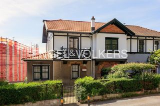 Casa adossada a Neguri. Chalet con encanto histórico en getxo