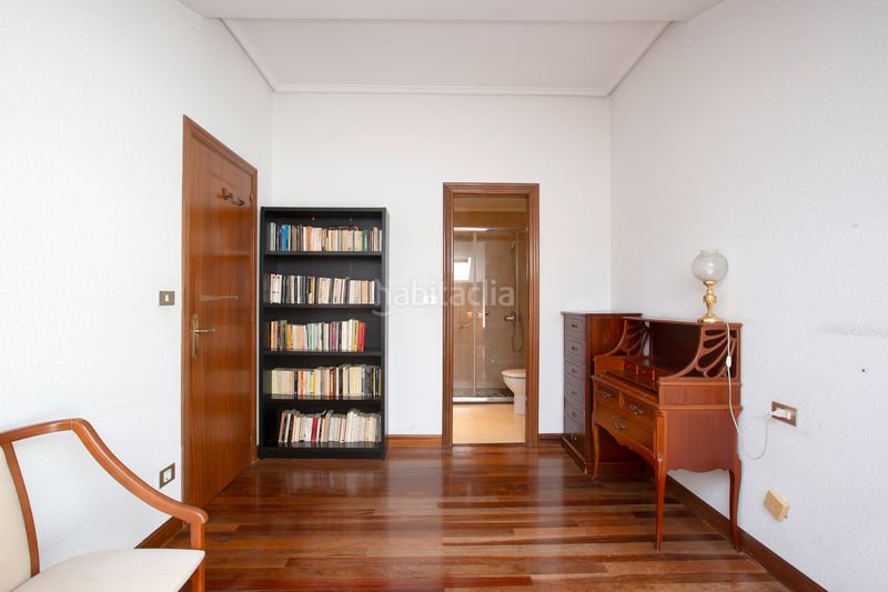 Foto 177f212a-fb81-41d5-a366-6f397e60d05c. Pis amb calefacció aparcament a Plaza Circular Bilbao