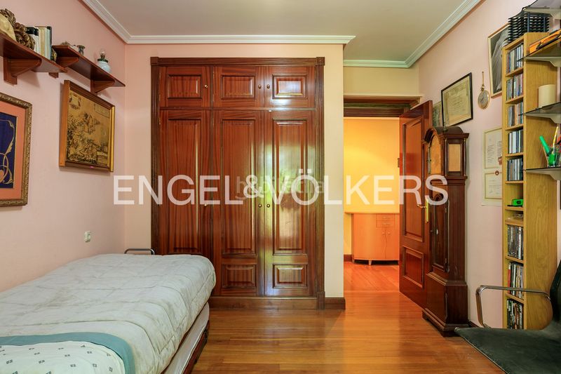 Foto 38c6ef0e-f54e-4973-8563-4338a0686b9f. Pis amb calefacció aparcament a Neguri Getxo