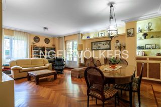 Etagenwohnung in Neguri. Espectacular vivienda con jardín privado en neguri.