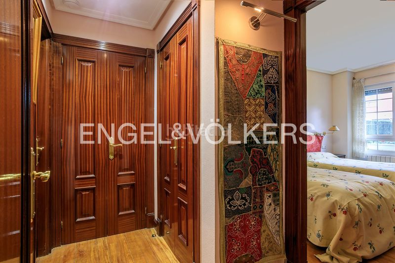 Foto 9e68e662-7947-4560-b79b-f770b95af29b. Pis amb calefacció aparcament a Neguri Getxo