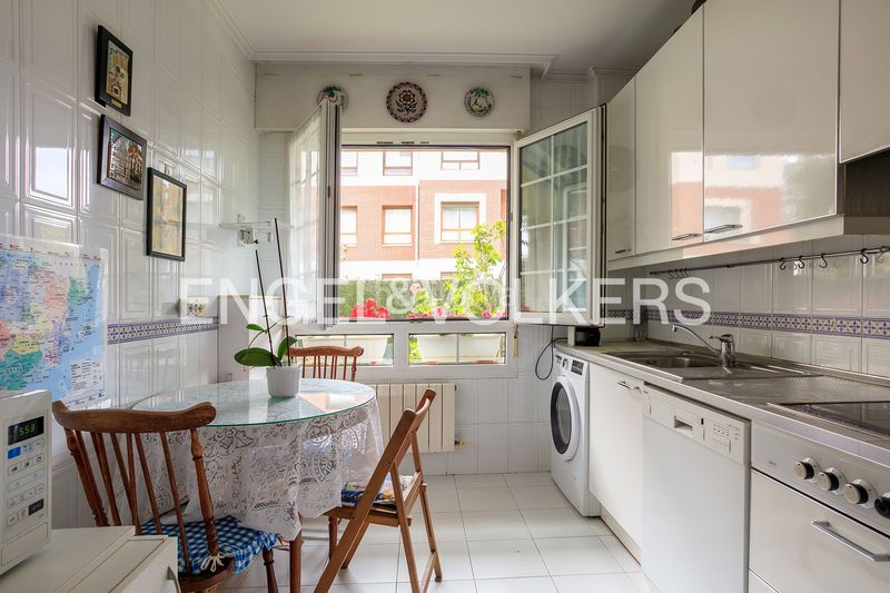 Foto d97d0b89-f8b9-40b1-ae35-c901f5b172ee. Pis amb calefacció aparcament a Neguri Getxo