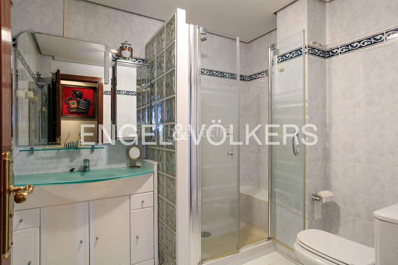 Foto ec031dcb-d8e9-4b08-b0e5-cf47c093f8a6. Pis amb calefacció aparcament a Neguri Getxo