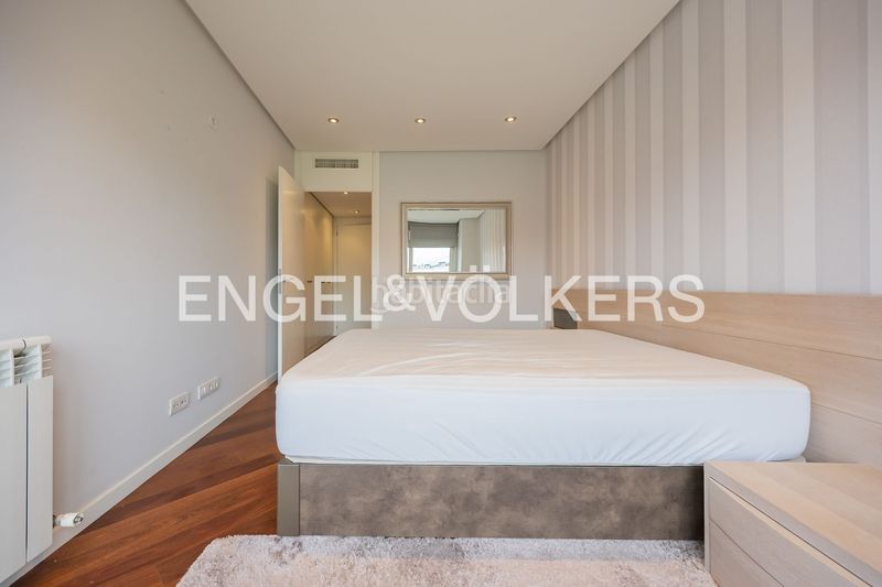 Foto 609e5a72-3189-4dbd-ad87-42ba6670c347. Pis amb calefacció aparcament a Abandoibarra - Guggenheim Bilbao