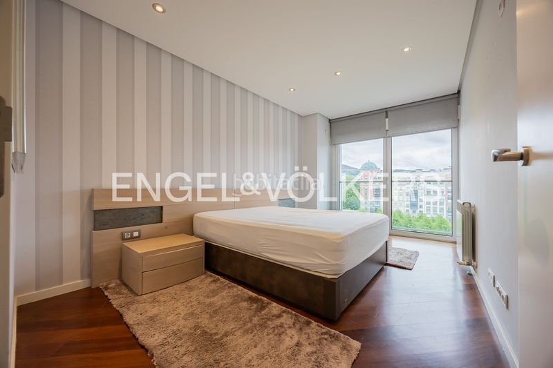Foto d7164e04-9965-4246-ab07-1e457dd30c00. Pis amb calefacció aparcament a Abandoibarra - Guggenheim Bilbao