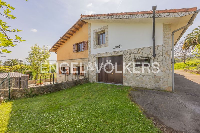 Foto 5486bf99-c03b-496d-b401-5e437a0857ce. Casa adossada amb calefacció aparcament a Mungia