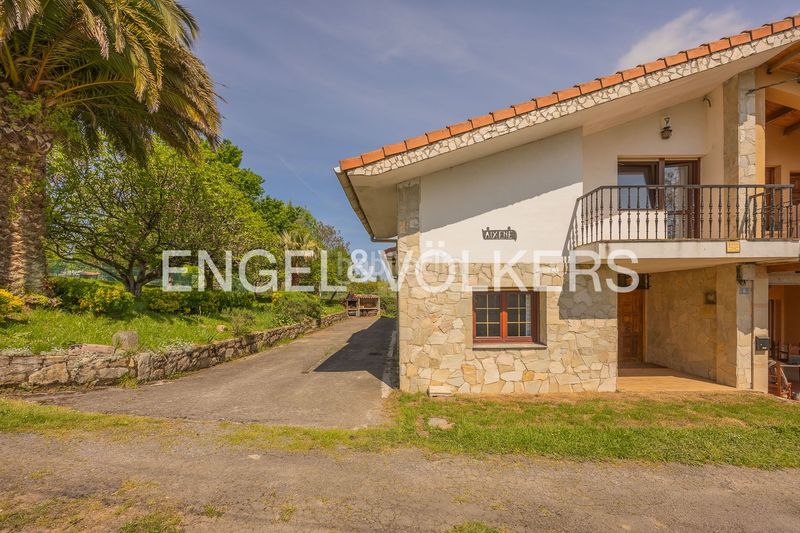 Foto 6265222a-9ba3-400d-b19b-13c461918202. Casa adossada amb calefacció aparcament a Mungia
