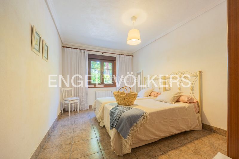 Foto bfc3aabe-e470-4ee3-bfcd-bb89b741e0e2. Casa adossada amb calefacció aparcament a Mungia