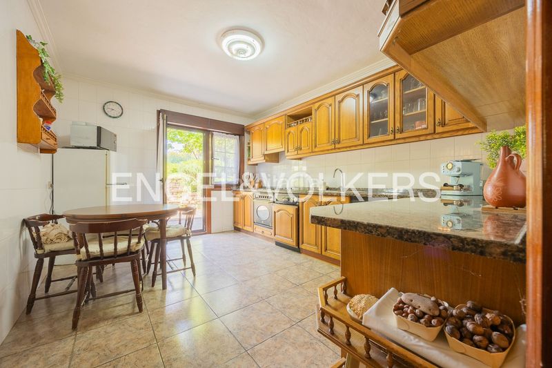 Foto c229b9ed-5f19-4cbd-874f-102d212957b5. Casa adossada amb calefacció aparcament a Mungia
