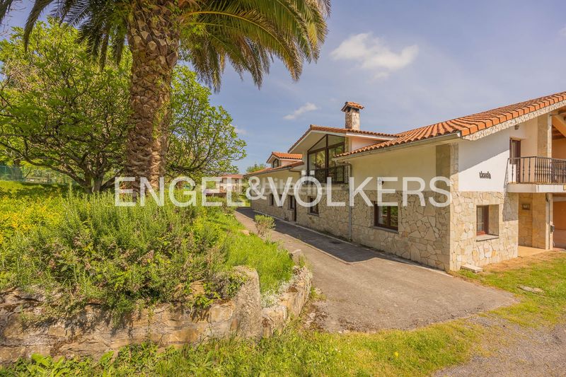 Foto e4b91546-eb46-4c3d-9c42-8ea3b61dd50b. Casa adossada amb calefacció aparcament a Mungia
